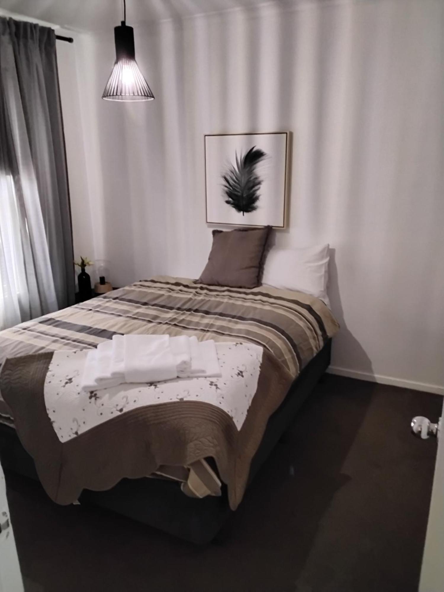 Coach House Inn Брайт Стая снимка