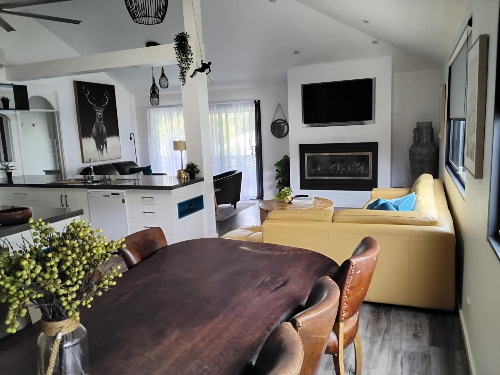 Coach House Inn Брайт Стая снимка