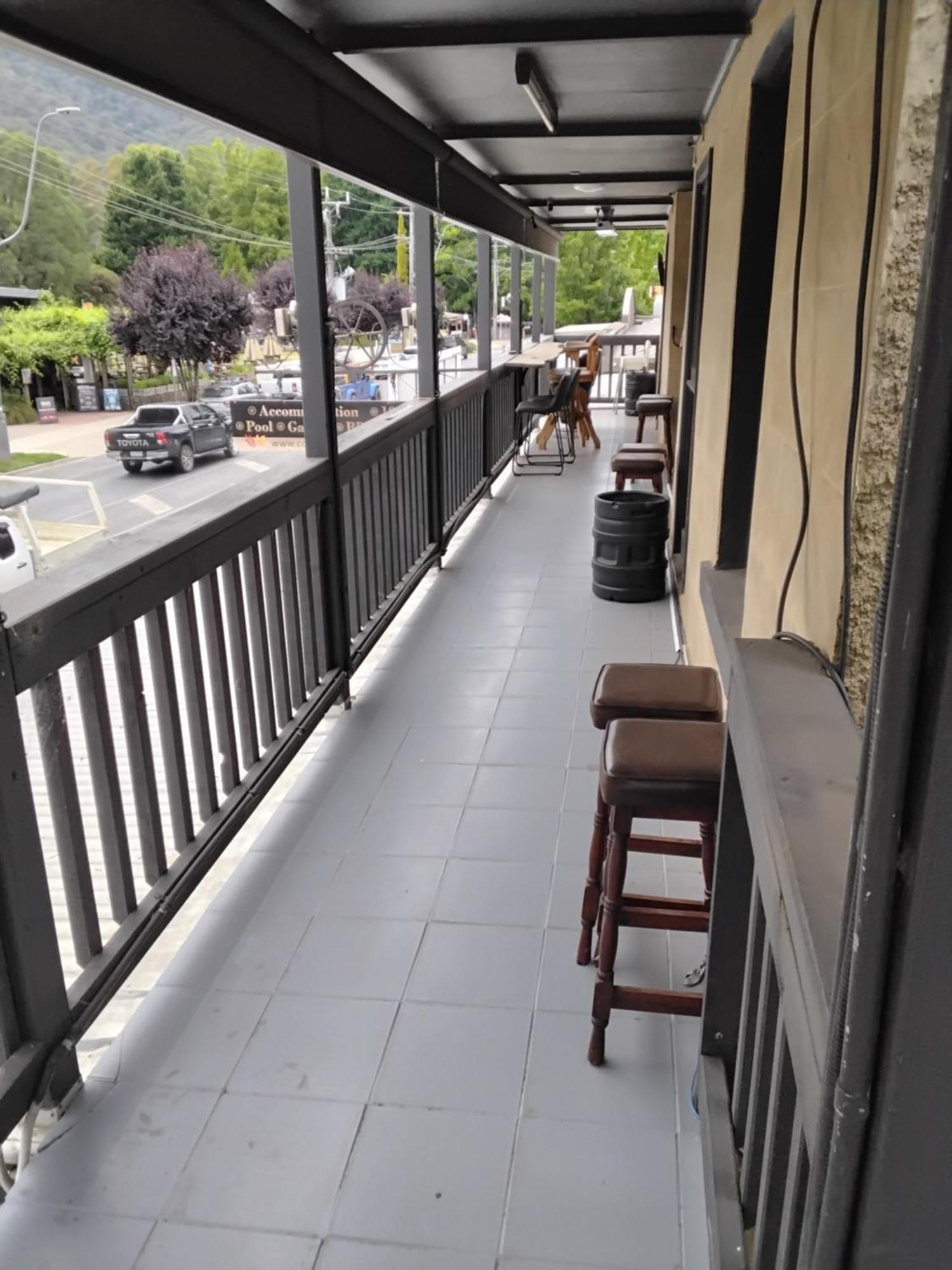 Coach House Inn Брайт Стая снимка