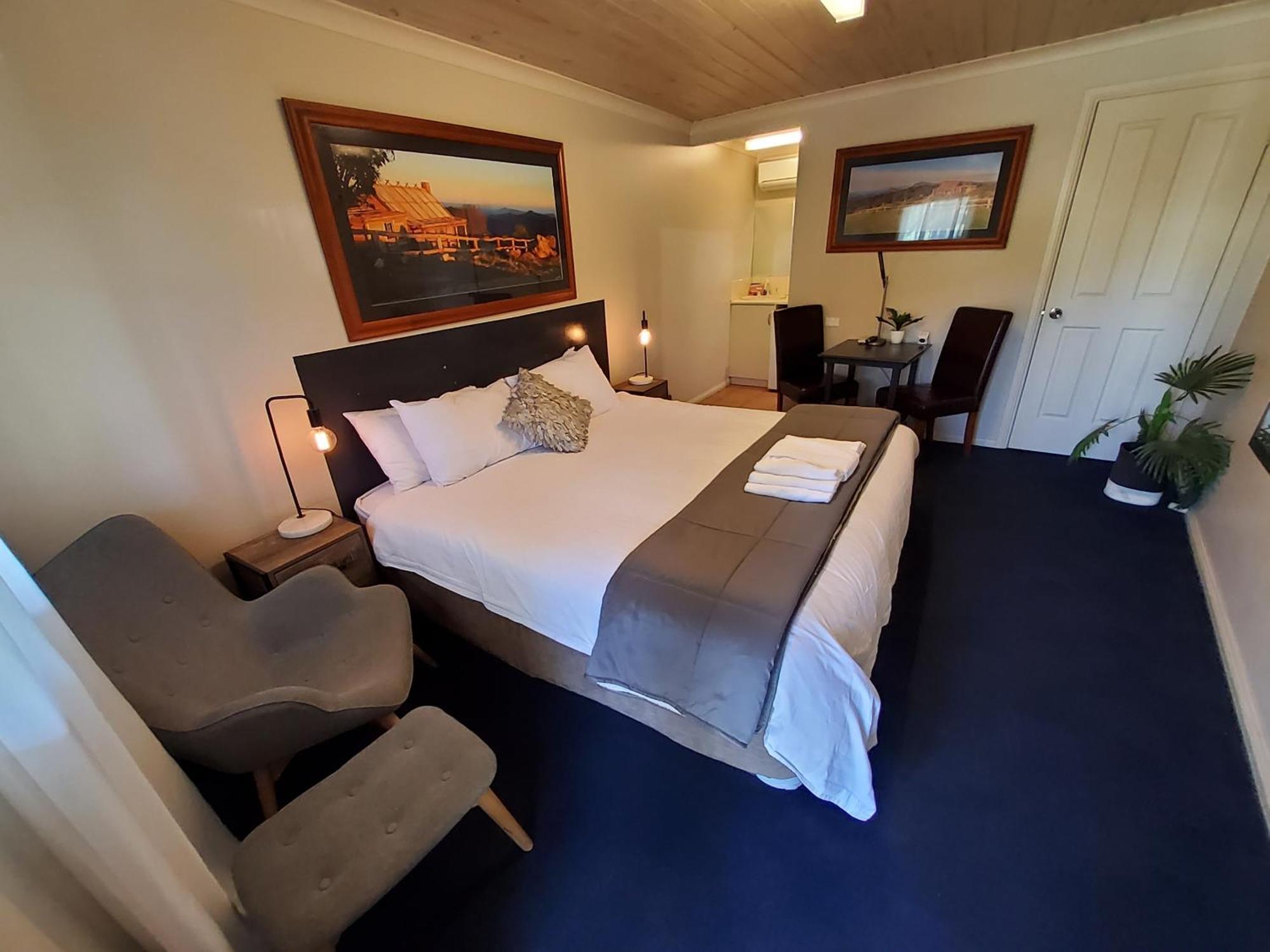 Coach House Inn Брайт Екстериор снимка